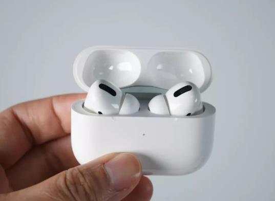 为什么airpods2开盖没弹窗?airpods盒子关上耳机还连着的是怎么回事