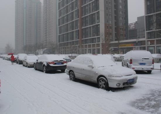 下雪天汽车用什么防滑链安全?下雪天汽车雨刮器为什么要竖起来?