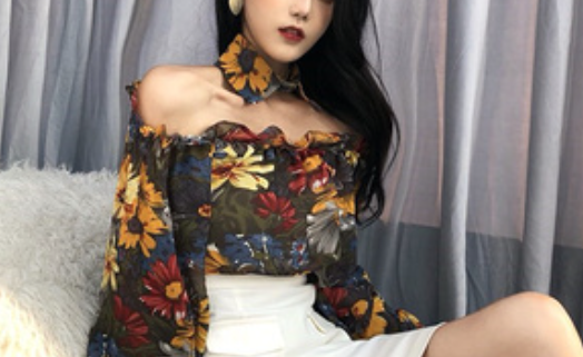 又到露肉季节,怎么穿搭可以遮住粗胳膊变成一个小仙女?