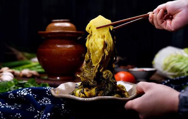 光脚土坑酸菜对方便面行业影响有多大 插旗的土坑酸菜是怎么研制的