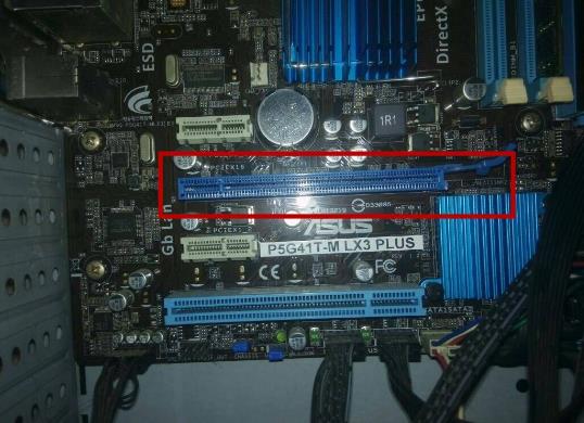 win10不小心禁用了显卡黑屏好恢复吗?主机显卡是什么样子的图片