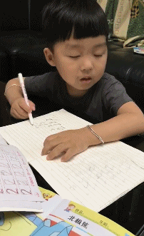 2019年度十大育儿热词出炉 学霸都是来报恩的,学渣都是来报仇的