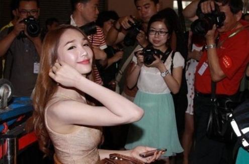 曝人妖皇后rose内地新片,人妖rose出演《泰囧》后走红