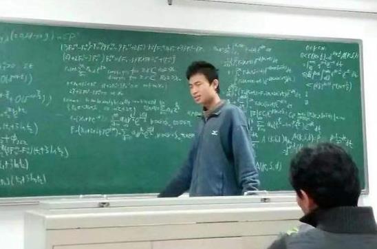 北大韦神工资月入多少?什么样的女生才配得上韦东奕?