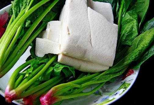 菠菜和豆腐能一起吃吗？菠菜炖豆腐怎么做最好