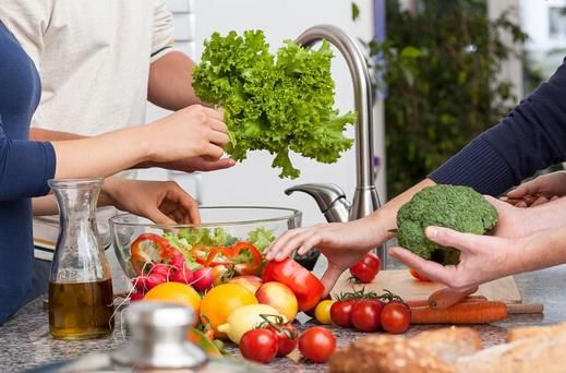 吃哪些蔬菜会导致食物中毒和疾病