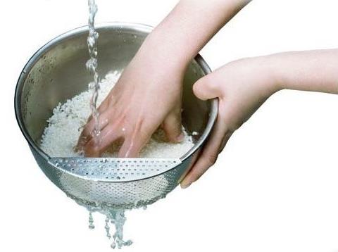 淘米水的妙用：淘米水不为人知的10大功效妙用