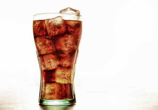 可乐的哪些成分影响健康？长期喝可乐的危害