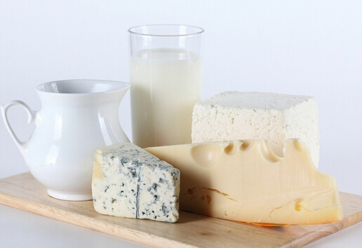 喝牛奶上火怎么办?喝牛奶的好处和坏处