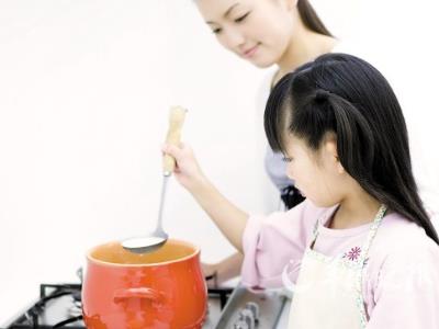 早喝水午喝汤睡前要喝蜜,汤汤水水补充身体元气