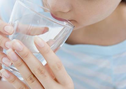 多喝水有什么好处?每天喝水的最佳时间