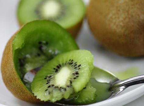 什么样的猕猴桃不能吃?哪些人不适合吃猕猴桃