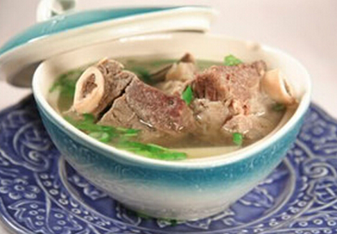 孕晚期喝牛骨汤更加营养