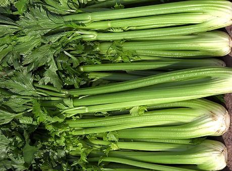 吃西芹有什么好处?西芹的营养价值、功效与作用