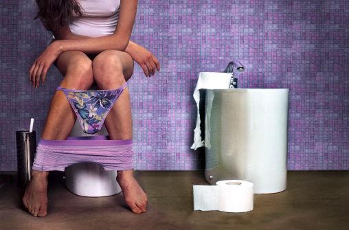 女人得痔疮是怎么引起的?如厕时间最好不超过3分钟