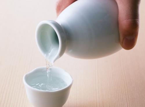 怎样选购优质的白酒?选购白酒的注意事项