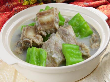 夏天吃什么菜降火?苦瓜炖排骨的做法