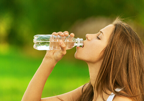 多喝水的好处-感冒为什么要多喝水？