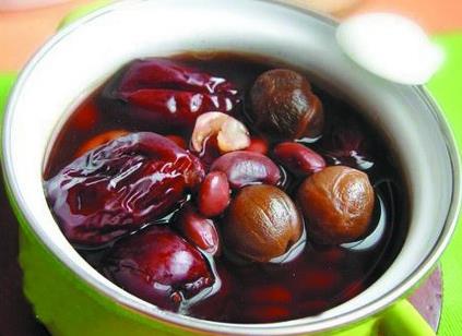 上火吃什么好?春季多喝六大清热滋阴降火汤