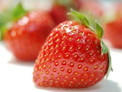 如何鉴别激素草莓？激素草莓的辨别方法