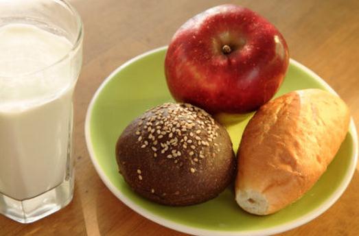 苹果牛奶减肥法帮你快速瘦身