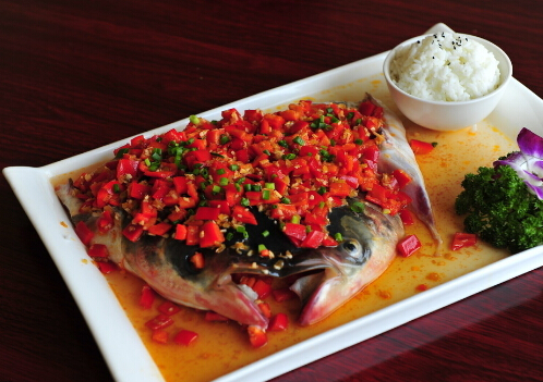 剁椒鱼头的做法-剁椒鱼头怎么做?