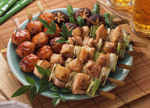 烧烤前用啤酒泡肉或可减少致癌物