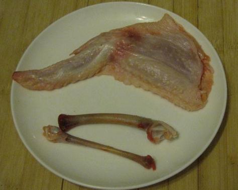 鸡翅怎么去骨头？鸡翅去骨小妙招轻松去除鸡骨头