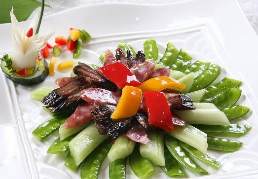 炒菜为什么要放糖?炒菜时是先放糖还是先放盐