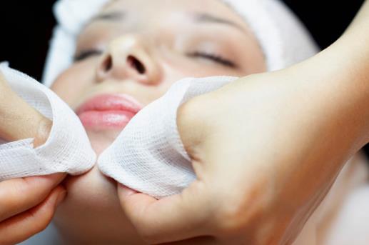 走出抗衰老误区：七条皮肤保养歪理会加速女人衰老