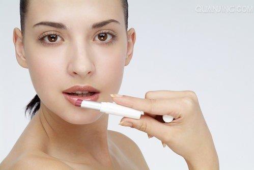 健康提醒：润唇膏每天使用最多别超过3次