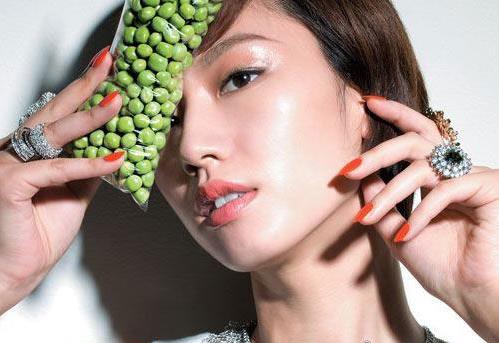 纠正精华素使用六大误区:洁面后并非精华液吸收最佳时机