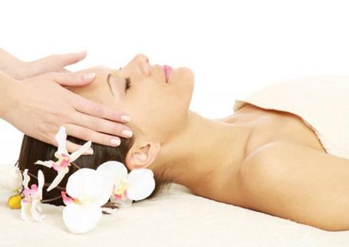 如何通过经络按摩淡化雀斑