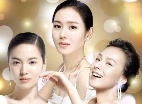 如何祛斑最有效?女人脸上长斑是什么原因