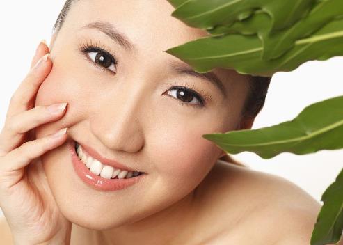 汗斑的症状有哪些？治疗汗斑的最佳方法