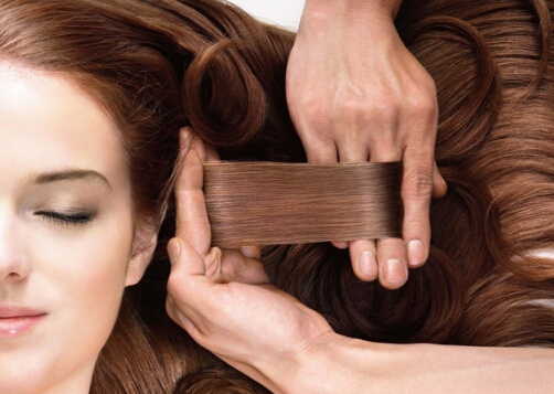 吃什么对头发好?吃核桃三文鱼可护发