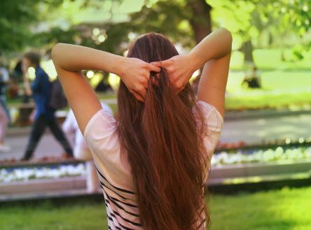 掉头发是什么原因？脱发的原因有哪些