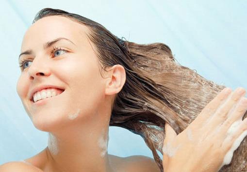 夏季如何正确洗头发？夏季洗头常见的误区