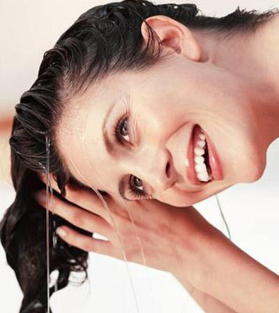 头发发质越洗越差?教你4招正确洗头发的方法