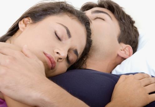 什么样的睡姿最正确？推荐男女的最佳睡姿
