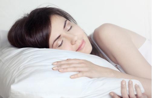 女人睡觉不当伤“气”，如何睡个好觉？女性睡眠不好如何调理