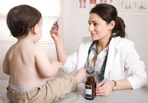 小孩喂药妙招-如何给婴儿喂药？