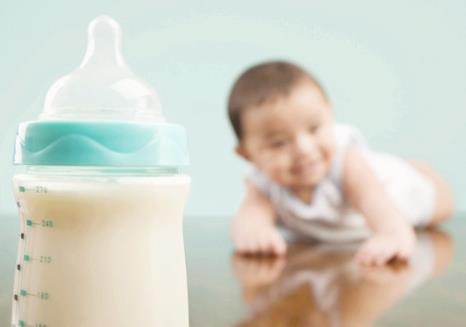 新生儿吃什么奶粉好？新生儿吃奶粉的注意事项