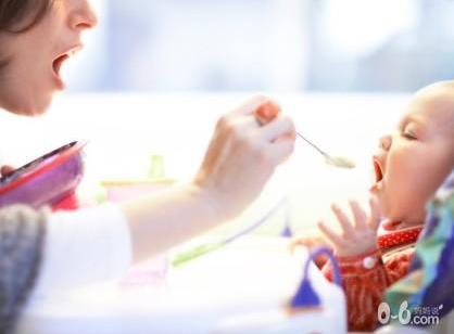 1-2岁宝宝喂养误区：1-2岁新生儿喂养误区