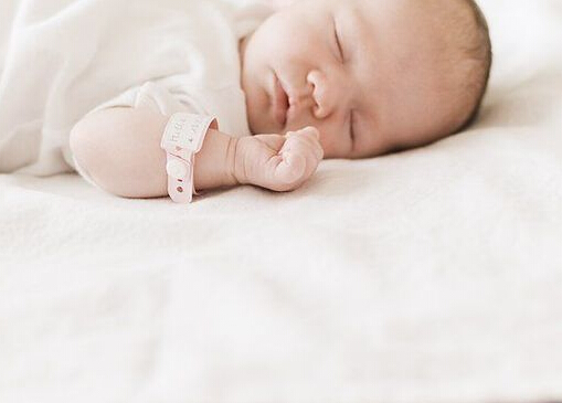 婴儿枕头装什么好?婴儿枕头怎么选?