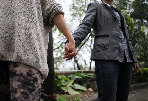 广州首对同性恋情侣欲登记结婚，却被工作人员拒绝并“教育”