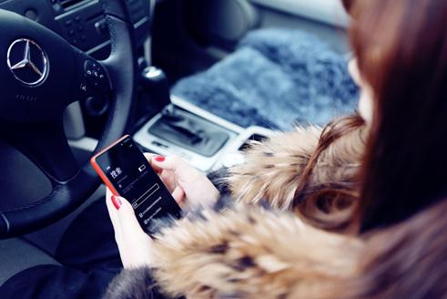 网恋“白富美”，南通小伙起诉相恋8年未婚妻要回婚房