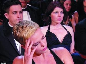 奥斯卡恶俗开场曲咪咪歌，奥斯卡主持人大唱咪咪歌黑遍拍过裸戏好莱坞女明星