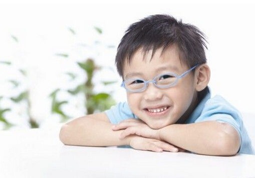 近视眼手术安全吗?近视眼手术后遗症