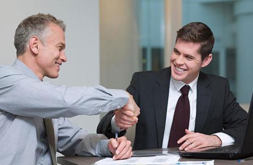 什么是肢体语言?销售礼仪的6种常见肢体语言